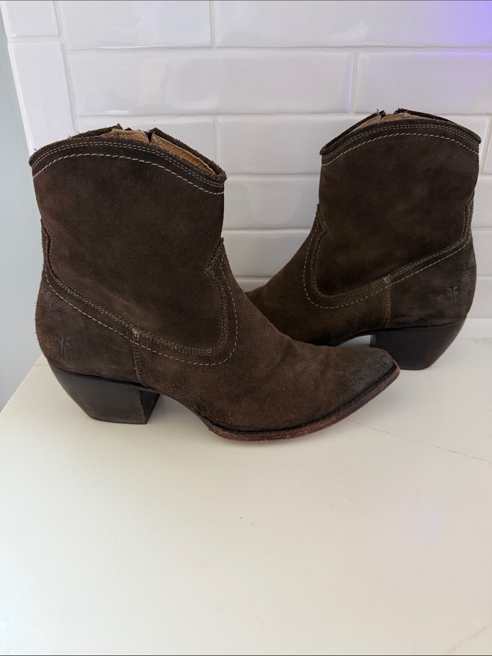 Frye Women’s Sacha Short Suede Boot - 10
